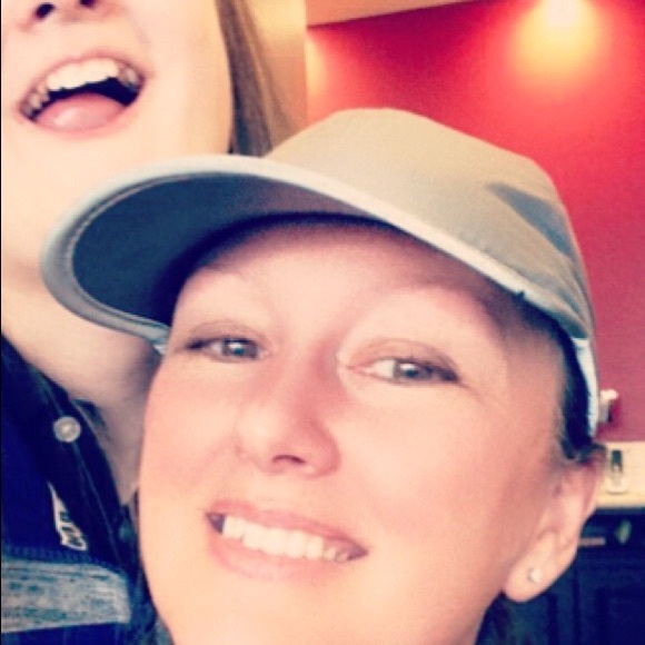 Profile Picture of Elizabeth Shaw (@libbashaw) on Poshmark