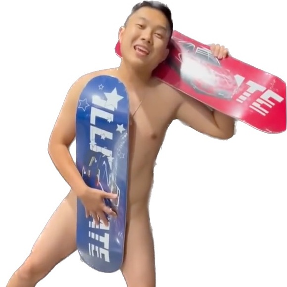 Profile Picture of Chris Chou (@staticlifestyle) on Poshmark