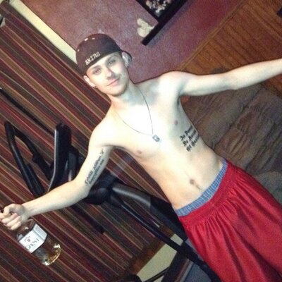 Profile Picture of Dustin Loftis (@Smokey0005) on Twitter