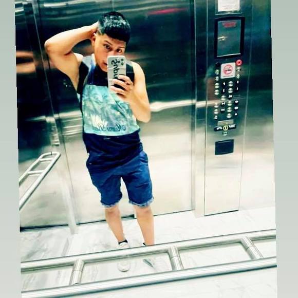 Profile Picture of Joshua Joshua (@joshuajoshua641) on Poshmark