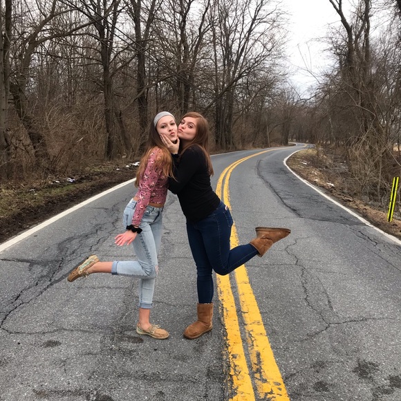 Profile Picture of Devon Carson (@devoncarson) on Poshmark