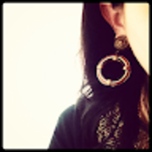 Profile Picture of Zoë Hungate (@zhungate) on Poshmark