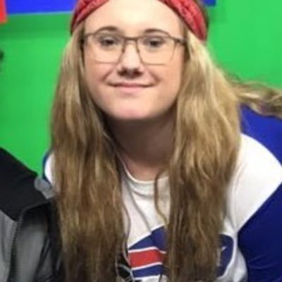 Profile Picture of Julia Darling (@juliadarling122) on Twitter