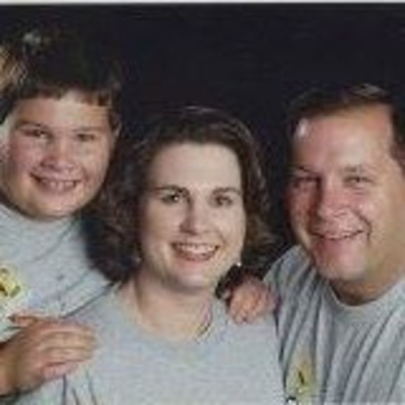 Profile Picture of Robin Beam (@rdbeam1990) on Poshmark