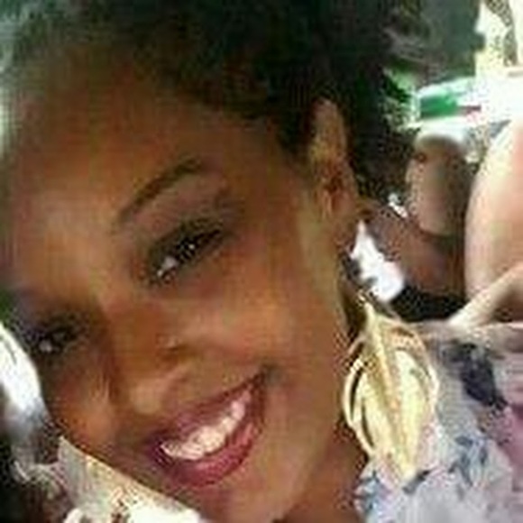 Profile Picture of Scheene Kendrick (@scheenek) on Poshmark