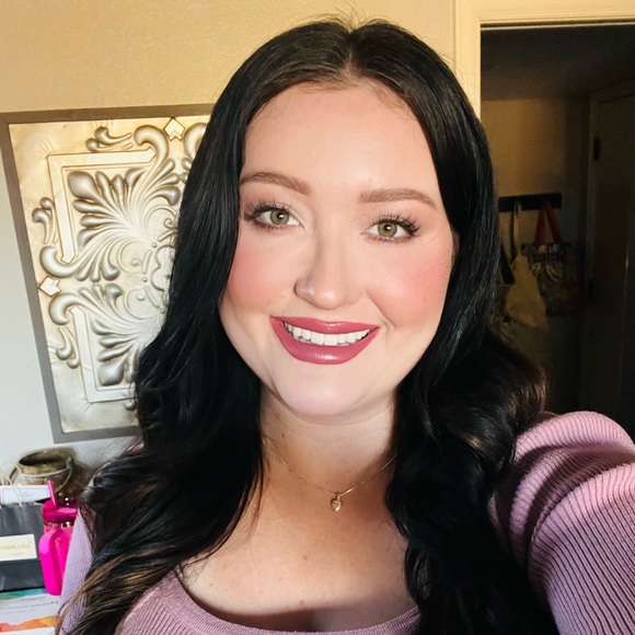 Profile Picture of Brianna Bohland (@bnbohland) on Poshmark