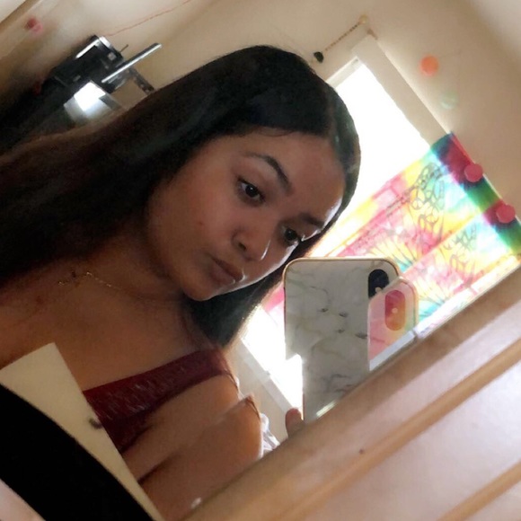 Profile Picture of Analyssa Corrales (@analyssa510) on Poshmark