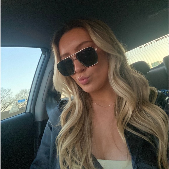 Denise Seebold - Poshmark Profile Picture of Denise Seebold (@denise_seebold) on Poshmark