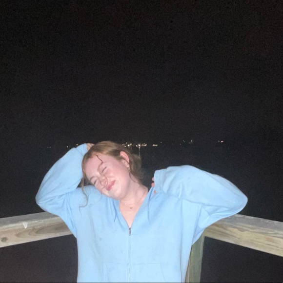 Profile Picture of Ella Dormitzer (@elladormitzer) on Poshmark