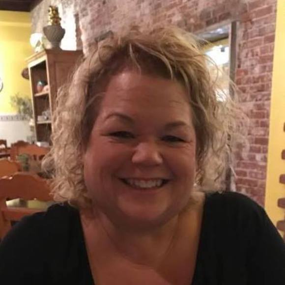 Profile Picture of Cyndee Allen (@cyndeea1) on Poshmark
