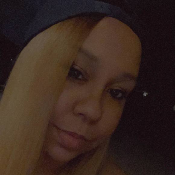 Profile Picture of Brittany Bennett (@brittanybenn291) on Poshmark