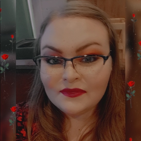 Profile Picture of Miranda Conklin (@moochieroo) on Poshmark