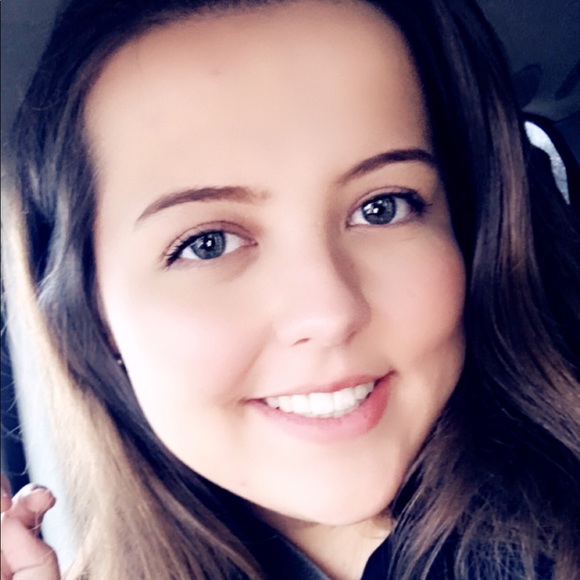 Profile Picture of Kaitlynn Crouch (@kaitlynncrouch) on Poshmark