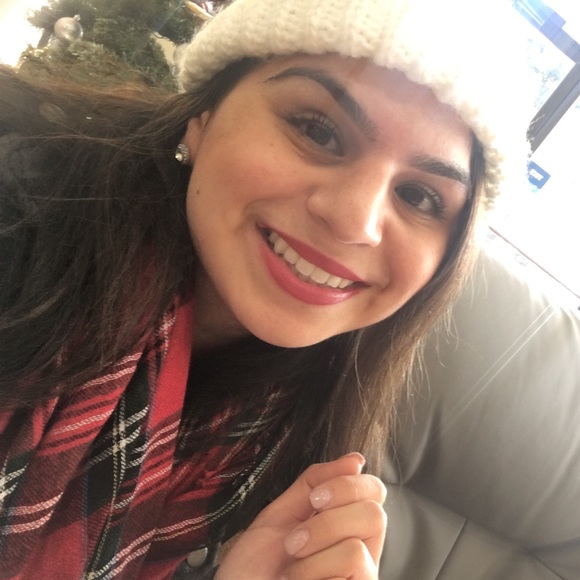 Profile Picture of Sousan Towfique (@sousanii) on Poshmark