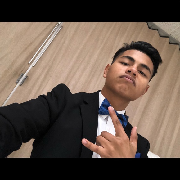 Profile Picture of Josh Marticorena (@joshmm18) on Poshmark