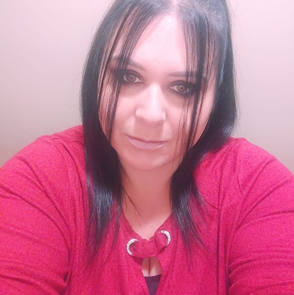 Profile Picture of Jodie Radolfi (@jlmercedess) on Poshmark