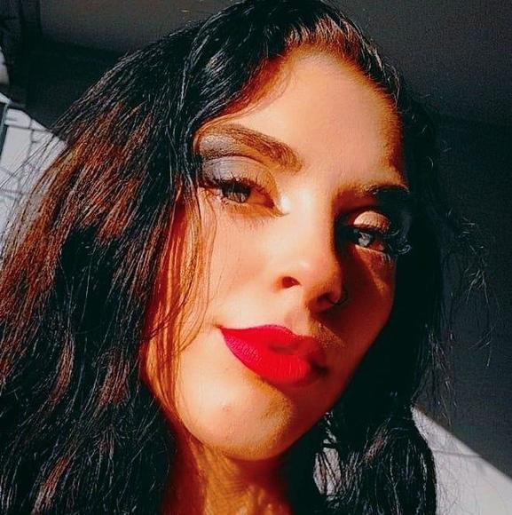 Profile Picture of Isabella Larocca (@i_larocca) on Poshmark