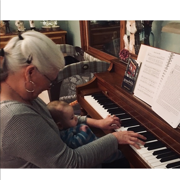 Profile Picture of Mimi Vancil (@2arebetterthan1) on Poshmark