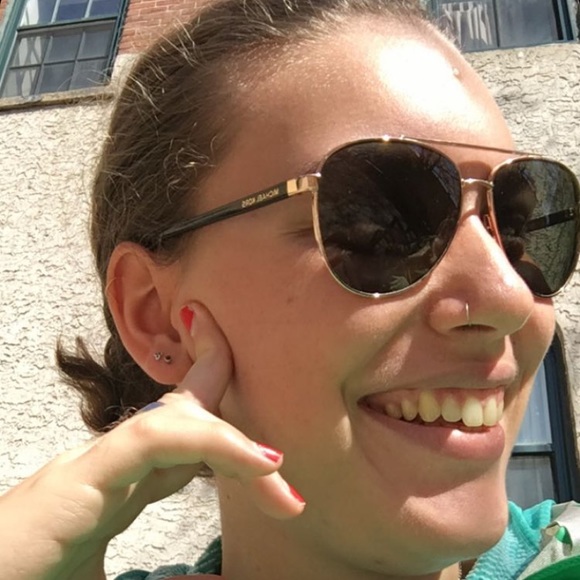 Profile Picture of Faye Cain-merrill (@fayecm) on Poshmark
