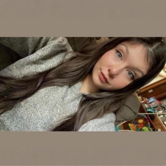 Profile Picture of Morgan Stotts (@morganstotts97) on Poshmark