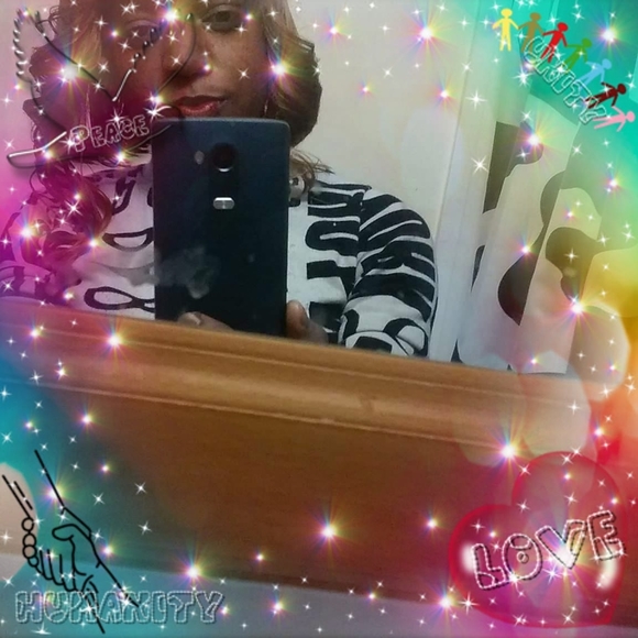 Profile Picture of Shayna Freeman (@shaynafreeman66) on Poshmark