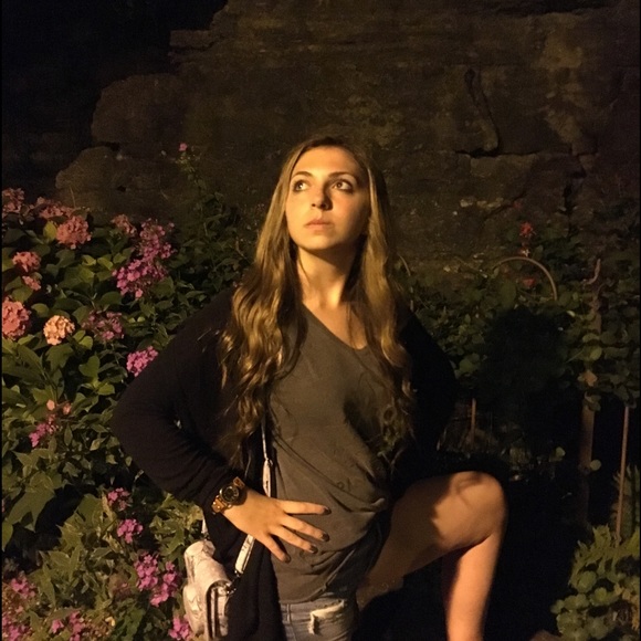 Profile Picture of Madelyn Pecka (@madpecks) on Poshmark