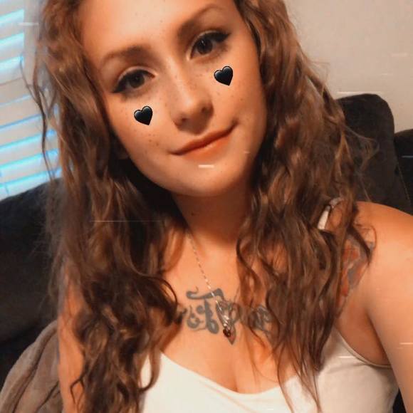 Profile Picture of Madelynn Hanselman (@madhanselman21) on Poshmark