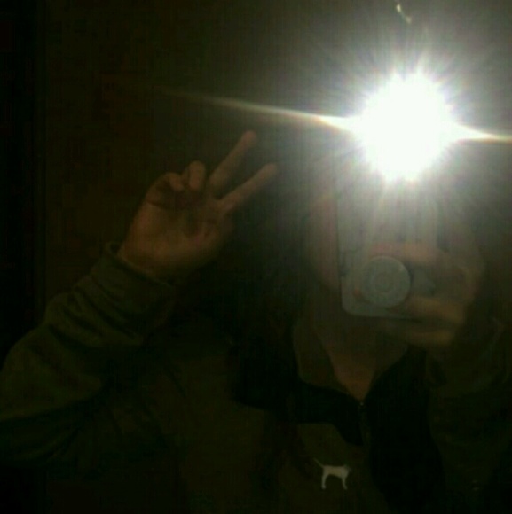 Profile Picture of Alize Oryan (@aoryan2020) on Poshmark