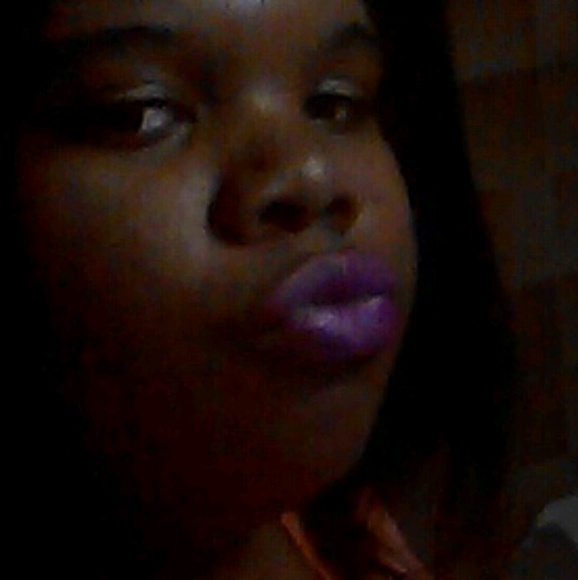 Profile Picture of Kiki Sparkman (@sparkmanki) on Poshmark