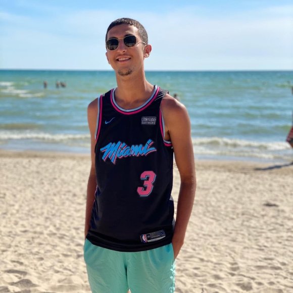 Profile Picture of Idriss Bennouna (@idrissbennouna) on Poshmark