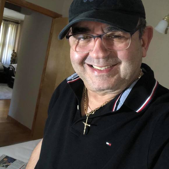 Profile Picture of Arlindo Goulart (@arlindo_goulart) on Poshmark