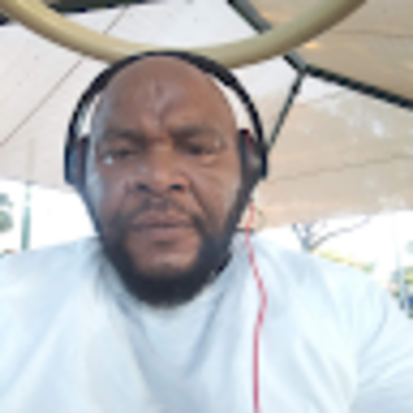 Profile Picture of Michael Roundtree (@roundtree792) on Poshmark
