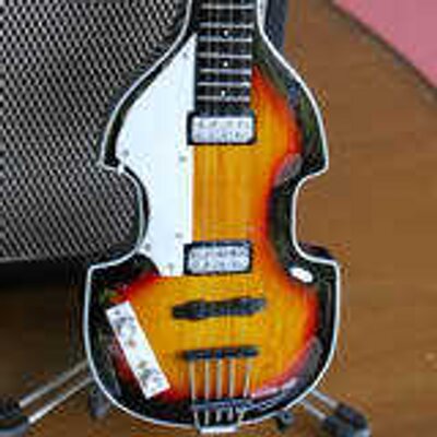 Profile Picture of Michael Juley (@hofnerbass) on Twitter