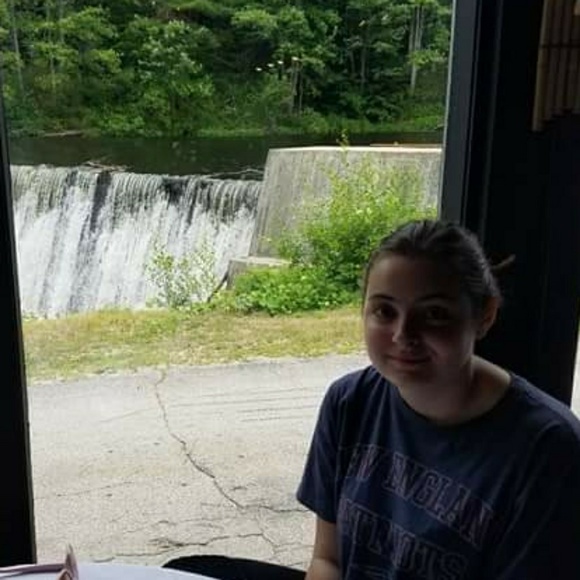 Profile Picture of Julia Trammell (@juliaxxgulia) on Poshmark