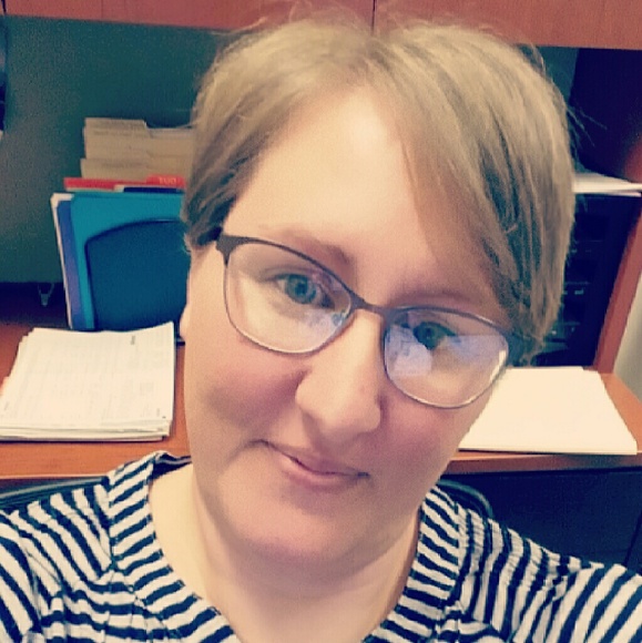 Profile Picture of Michele Deraps (@mderaps) on Poshmark