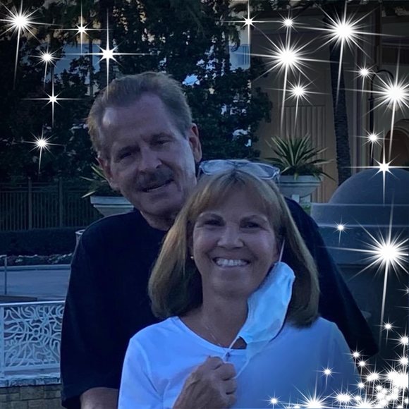 Profile Picture of Linda Comitz (@linneo52) on Poshmark