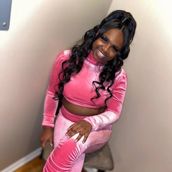 Profile Picture of Crystal Hardrick (@crystalhardrick) on Poshmark
