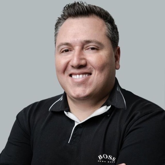 Profile Picture of Thiago Alves (@thiagoalves1985) on Poshmark