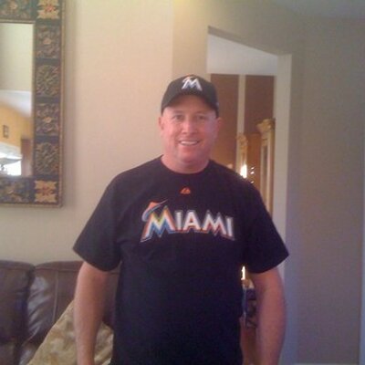 Profile Picture of David Lefkowitz (@DolphinDave72) on Twitter