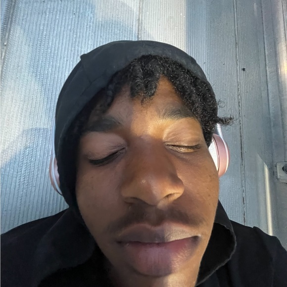 Profile Picture of Kevin Pennella (@fearlesskp) on Poshmark