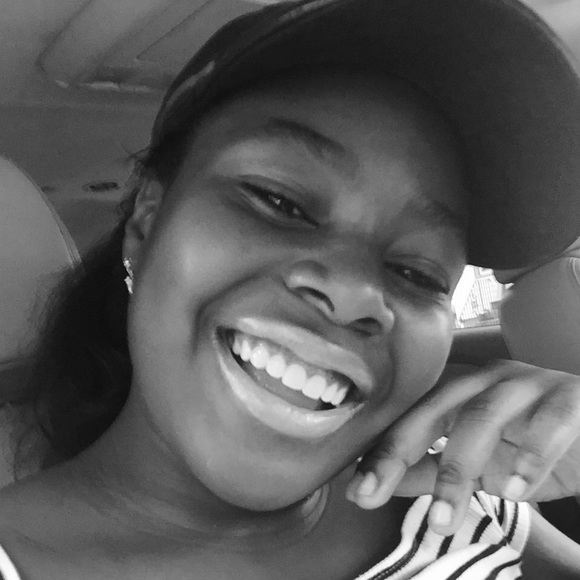 Profile Picture of Myasia Mickle (@asiaa_gorgeous) on Poshmark