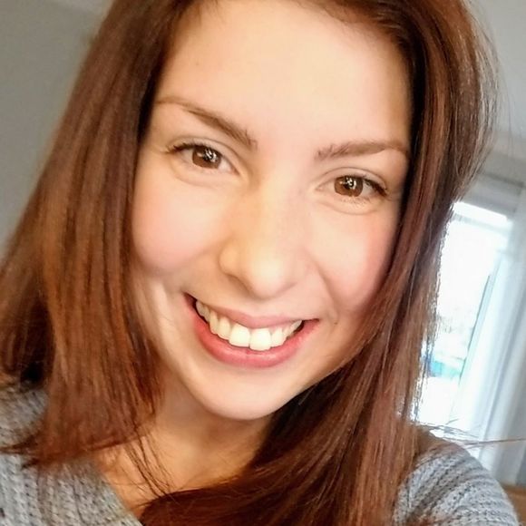 Profile Picture of Cassandra Vachon (@cassandravachon) on Poshmark