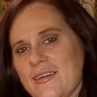 Profile Picture of Lisa DeVitoon Twitter