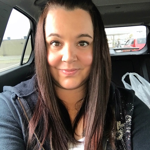 Profile Picture of Kristine Stehlik (@kstehlik13) on Poshmark