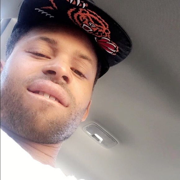 Profile Picture of James Hay (@jameslawayne3) on Poshmark