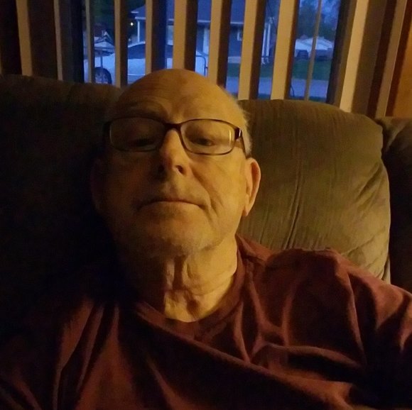 Profile Picture of Robert Kemp (@rwk765) on Poshmark