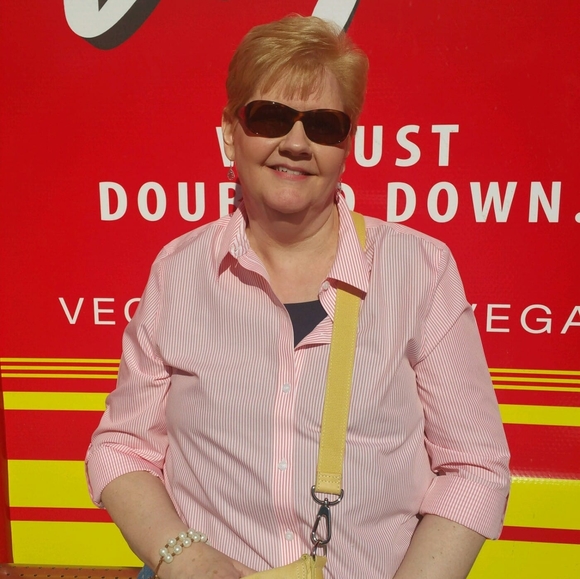 Profile Picture of Pam Gilliam (@pam_gilliam) on Poshmark