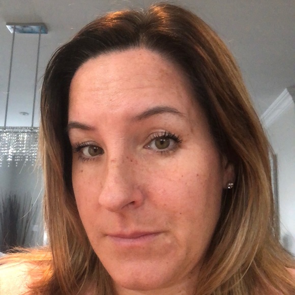 Profile Picture of Angela Nicolle (@angela_nicolle) on Poshmark