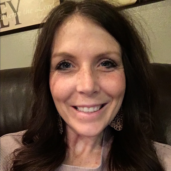 Profile Picture of Tabitha Wesley (@tabithawesley) on Poshmark