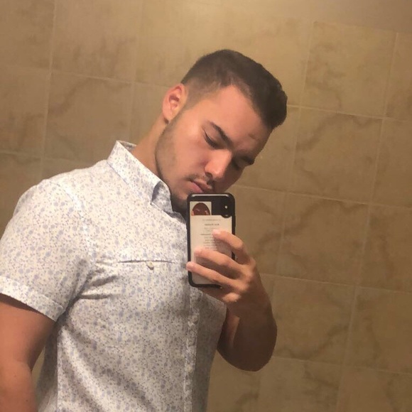 Profile Picture of Martino Scarnaty (@tinoscar26) on Poshmark